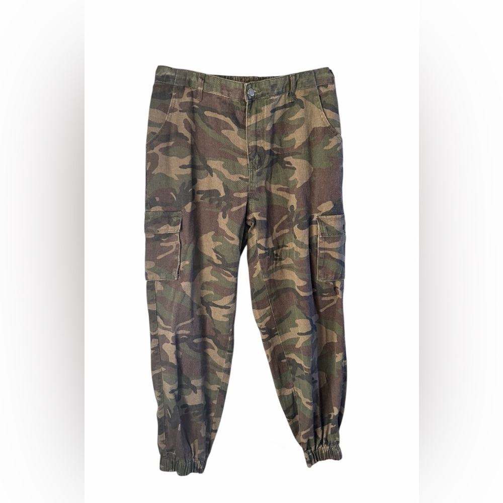 Women's Plus Size 2X Camouflage Cargo Joggers • Baggy Y2K Streetwear